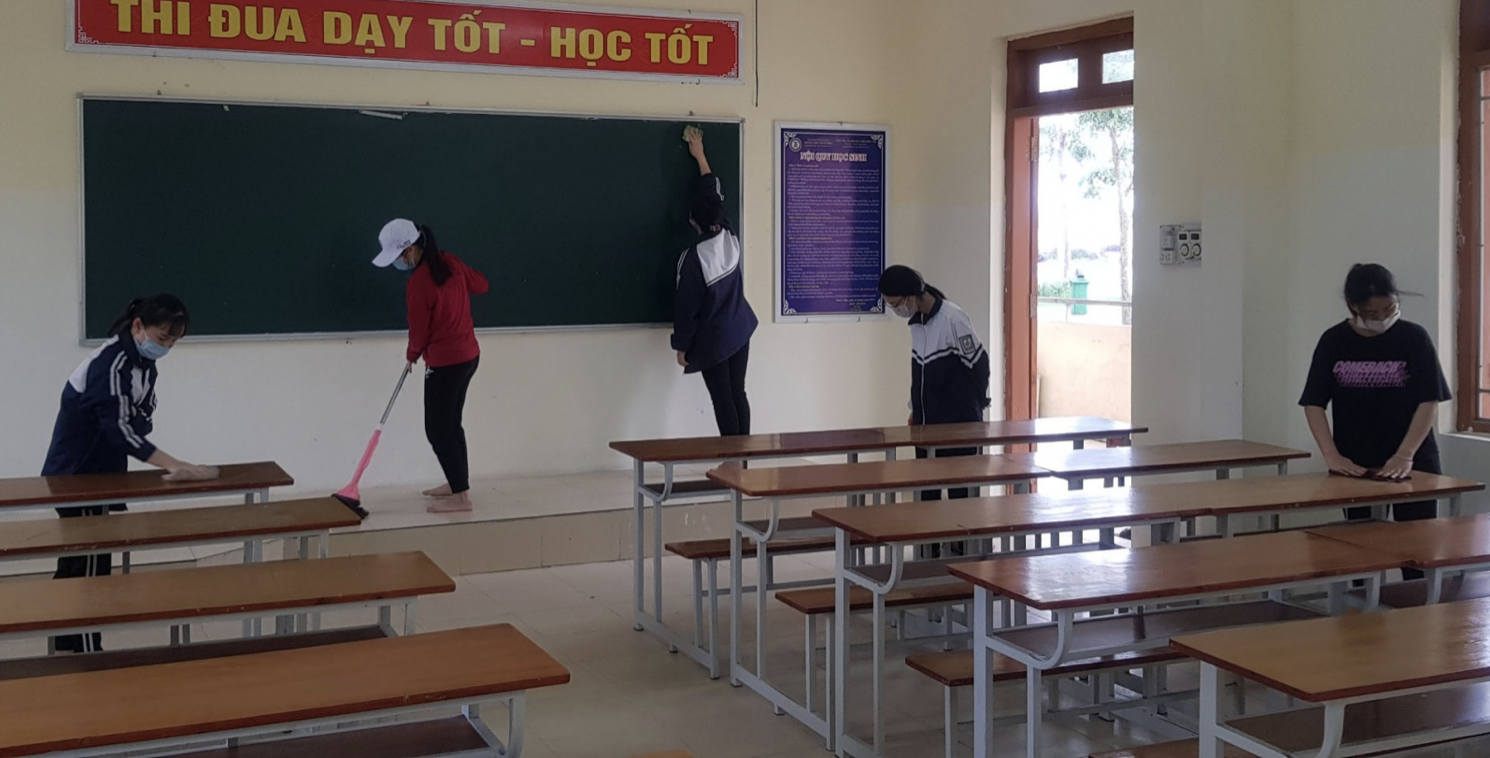 Trường THPT Thanh Miện vệ sinh trường lớp, sẵn sàng đón học sinh khối 10 và 11 trở lại trường học tập