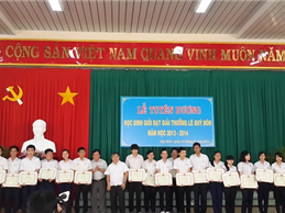 30 học sinh Tây Ninh đạt giải IOE cấp toàn quốc được khen thưởng.