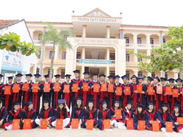 Nghệ An: 2 lớp học trường làng có 100% học sinh đỗ vào Đại học tốp đầu