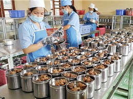 Hà Nội chú trọng đảm bảo ATTP tại bếp ăn trường học
