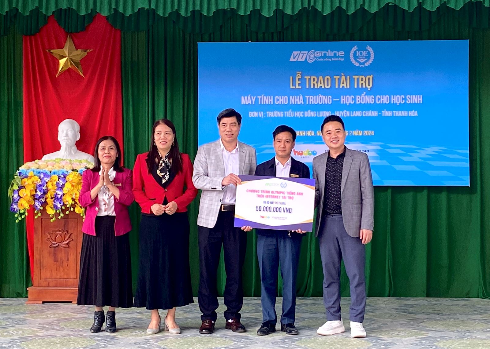 Trao gửi yêu thương cùng IOE: Chương trình Olympic tiếng Anh trên Internet tài trợ cho trường Tiểu học Đồng Lương (tỉnh Thanh Hóa)