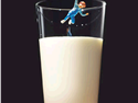 Tiến sĩ Howard Kelly và một ly sữa